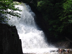 m_Muddy_Creek_Falls